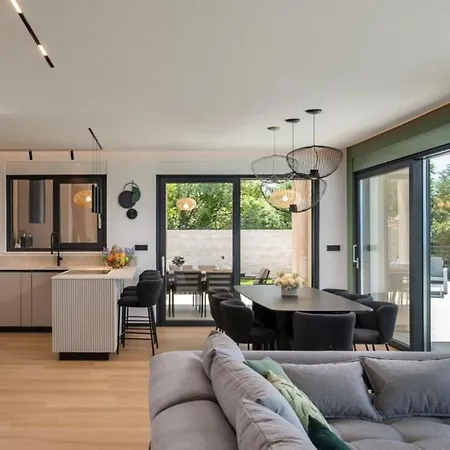 Dujma By Guide Villa